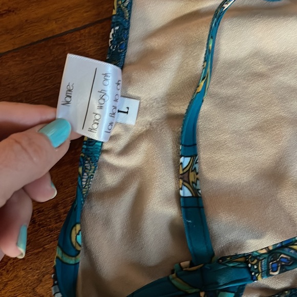 Two piece dance outfit by Countours designed. (Lea Marie) Size CL. Like new - Picture 7 of 12